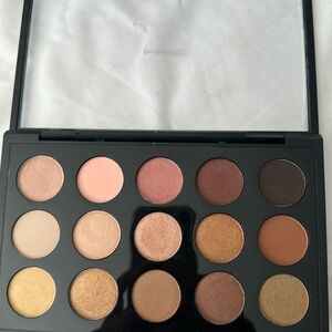 Mac cosmetics 15 shades eyeshadow palette